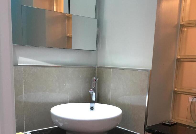 Дом 1 Спальня, Newmarket Boutique Apartments