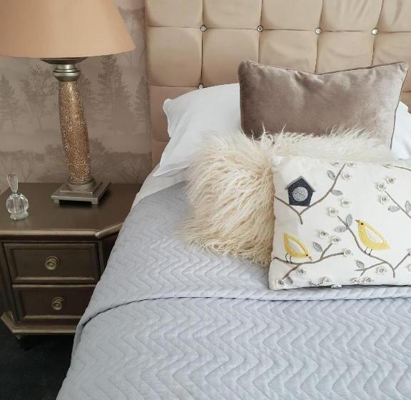 Апартаменты 3 Спальни, Newmarket Boutique Apartments