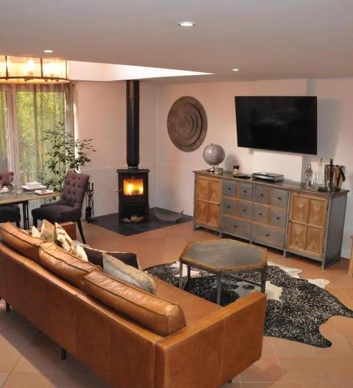 Дом 1 Спальня, Newmarket Boutique Apartments