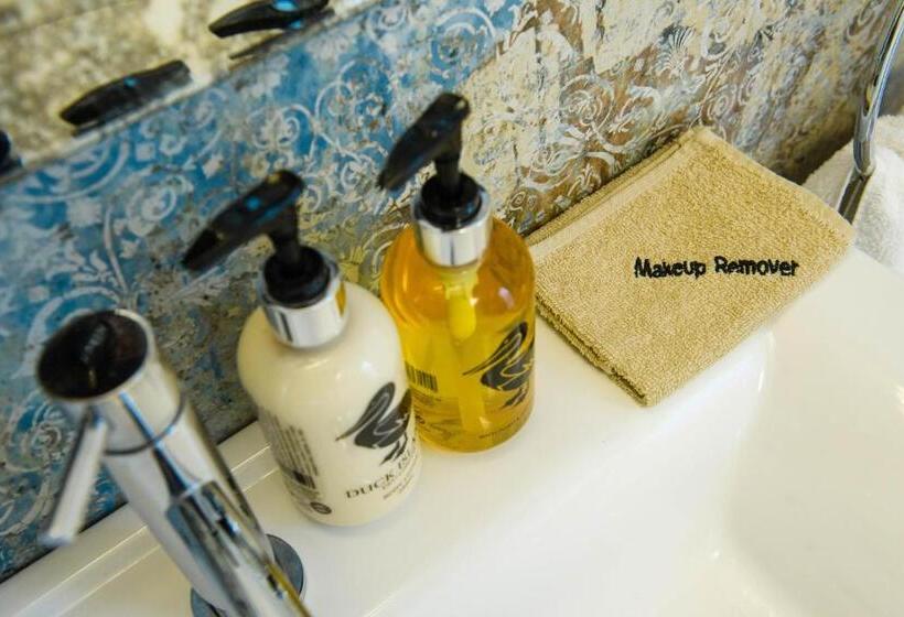 غرفة قياسية سرير كينج, Blackwell House