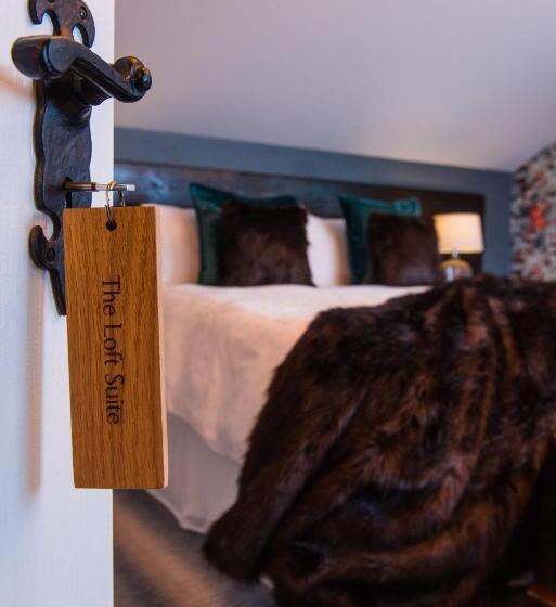 شقة غرفة واحدة, Blackwell House