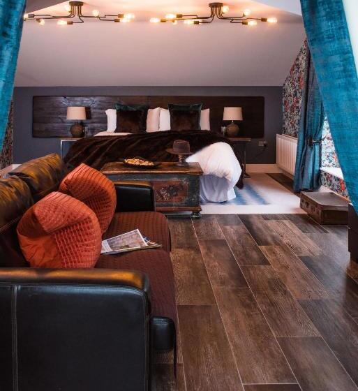 شقة غرفة واحدة, Blackwell House