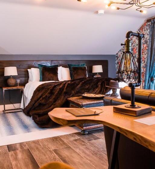 شقة غرفة واحدة, Blackwell House