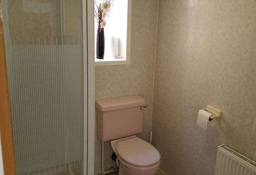 패밀리 룸, Morrisy House