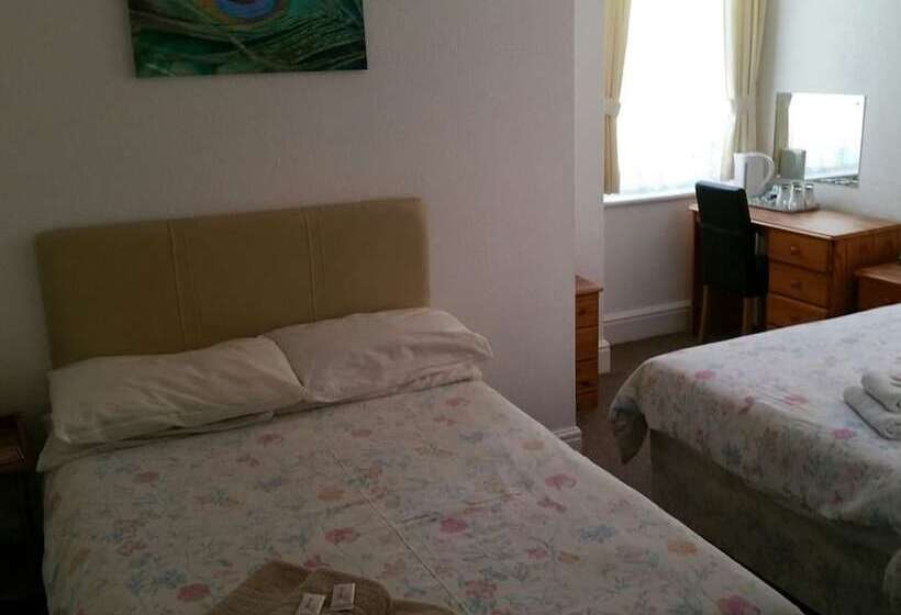 패밀리 룸, Morrisy House