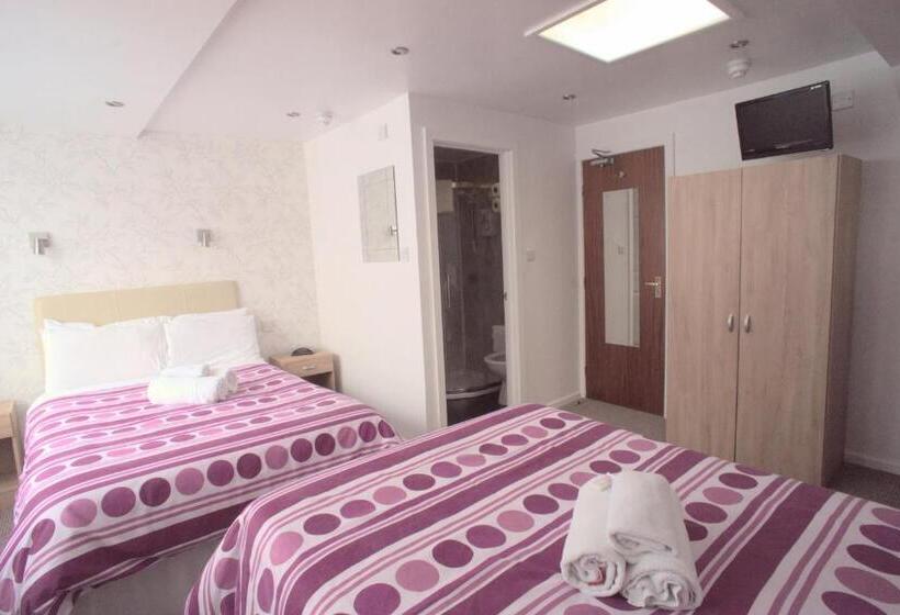 패밀리 룸, Morrisy House