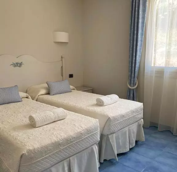 2 Bedrooms Suite Sea View, Baia Delphis Resort