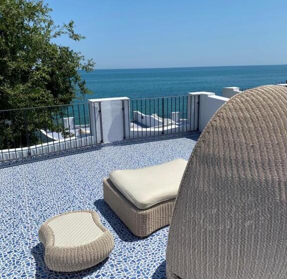 2 Bedrooms Suite Sea View, Baia Delphis Resort
