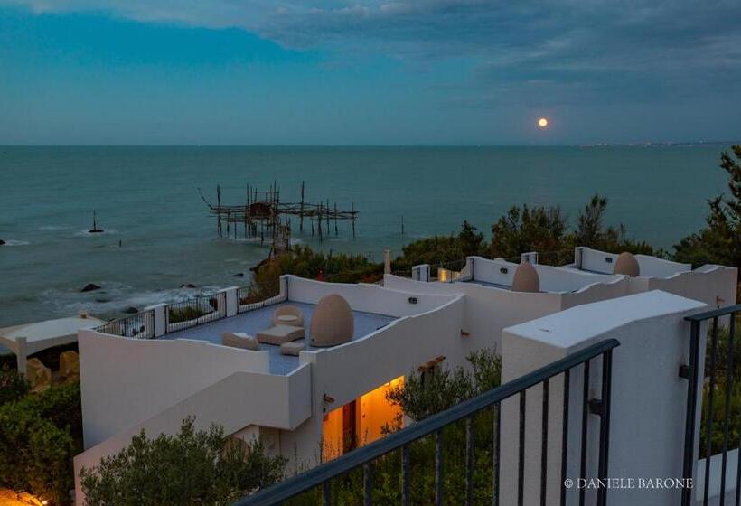 سوئیت با وان آب گرم, Baia Delphis Resort