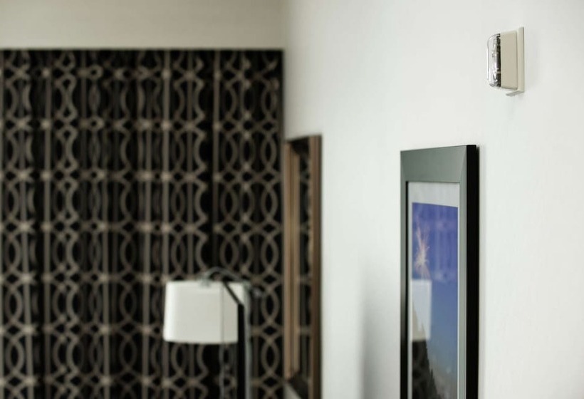 غرفة قياسية سرير كينج لذوى الإحتياجات الخاصة, Hampton Inn & Suites La Crosse Downtown