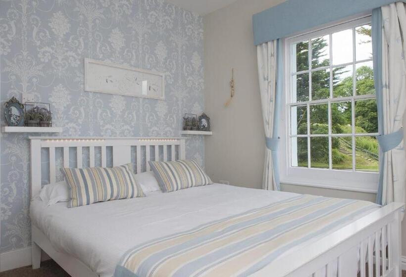 غرفة سوبيريور, The Boathouse