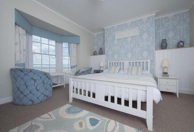 غرفة سوبيريور, The Boathouse