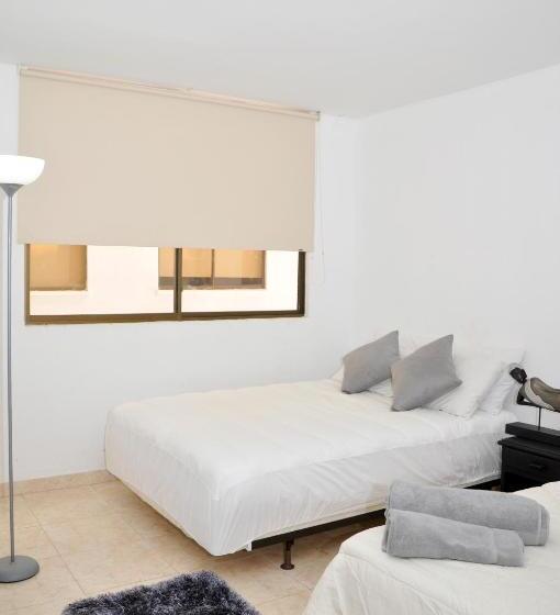 スタンダード4人部屋, Axis Inn By Geh Suites