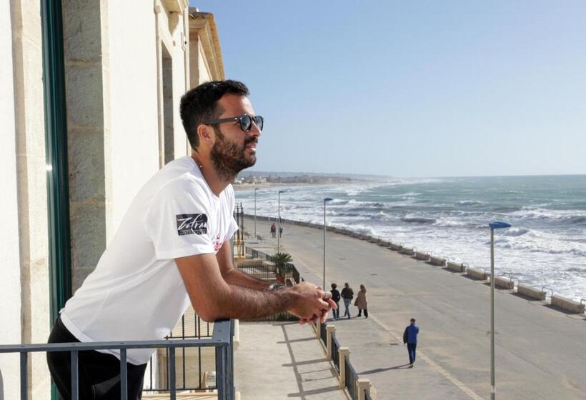 سوییت جونیور با چشم‌انداز دریا, Zafran Boutique