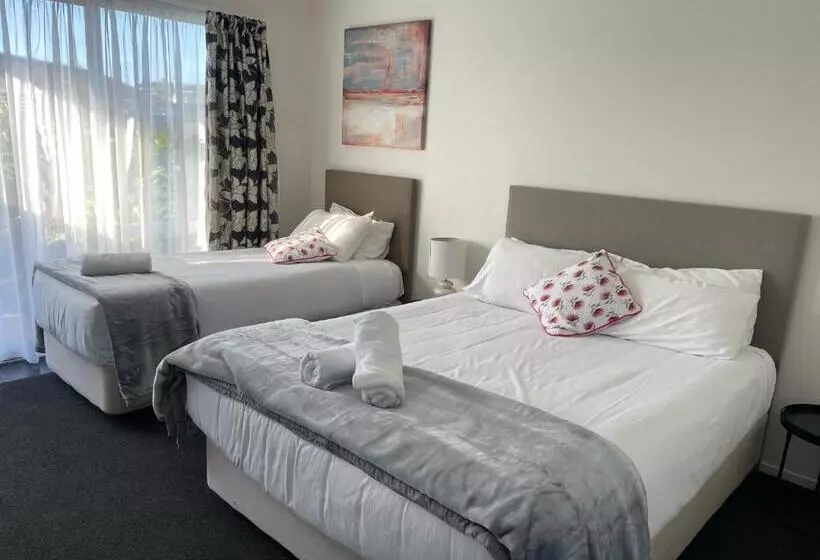 اتاق استاندارد سه نفره, Carters By The Sea Beachside Studio Apartments