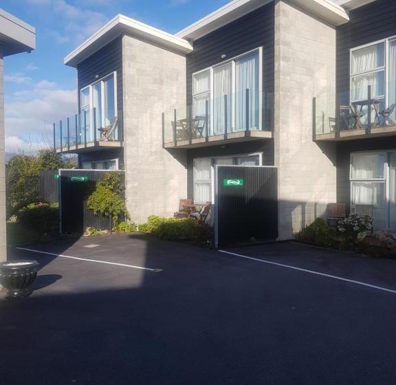 חדר סטנדרט עם מיטת קינג, Carters By The Sea Beachside Studio Apartments