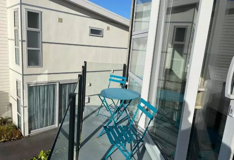 اتاق استاندارد با چشم‌انداز دریا, Carters By The Sea Beachside Studio Apartments