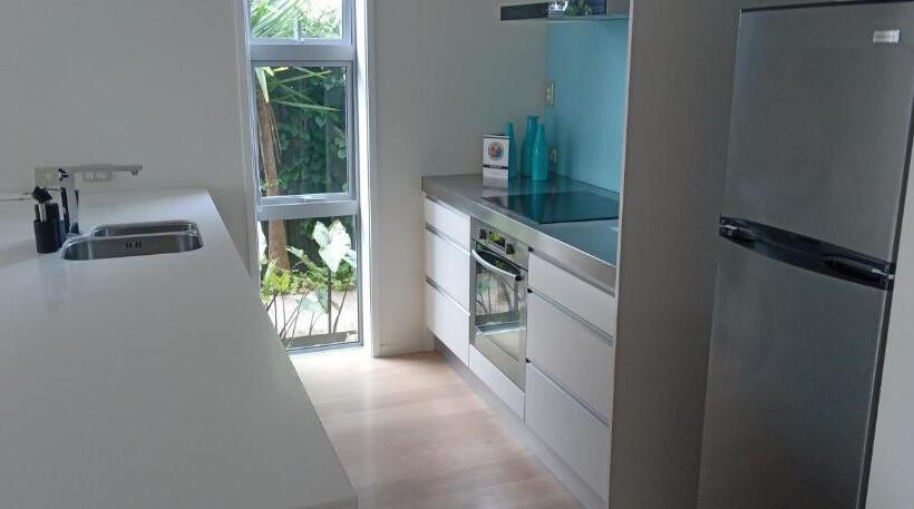 דירת שני חדרים, Carters By The Sea Beachside Studio Apartments