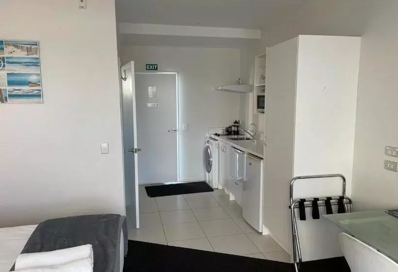 اتاق استاندارد سه نفره, Carters By The Sea Beachside Studio Apartments