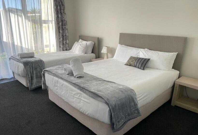 חדר סטנדרט לשלושה, Carters By The Sea Beachside Studio Apartments