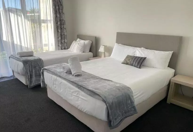 اتاق استاندارد سه نفره, Carters By The Sea Beachside Studio Apartments