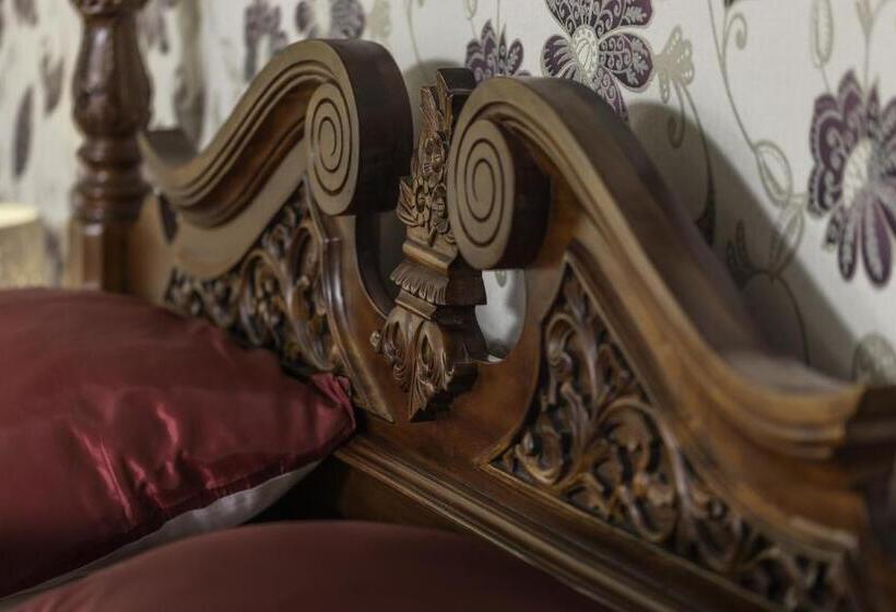 اتاق لوکس با چشم‌انداز دریا, Lyme Bay House