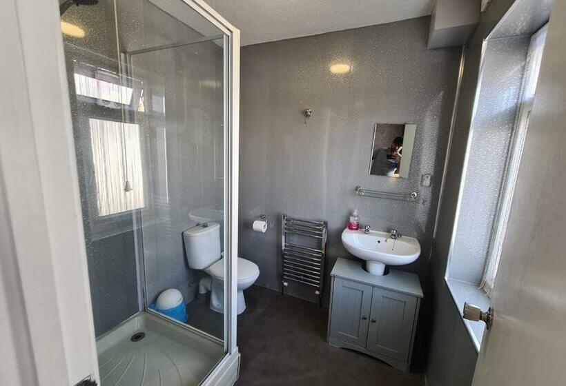 اتاق استاندارد یک نفره, The Roslyn Guest House