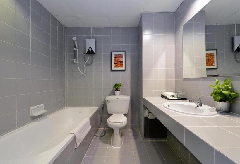 オーシャンビューデラックスルーム, Ruenthip Pattaya