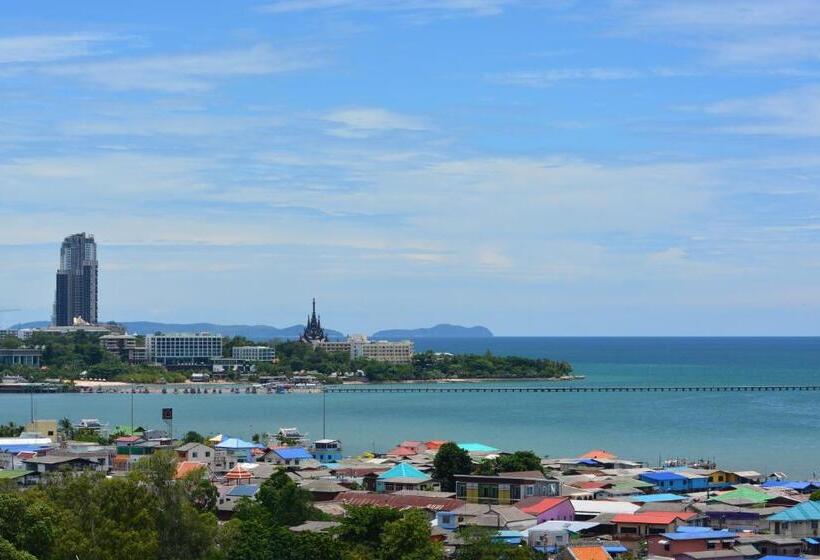 オーシャンビューデラックスルーム, Ruenthip Pattaya