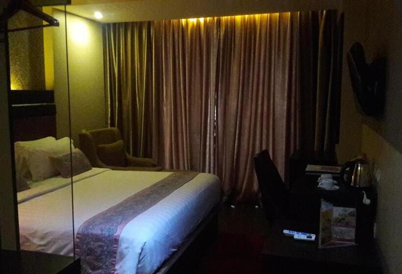 Номер Deluxe Вид на Море, The Belagri Hotel And Convention