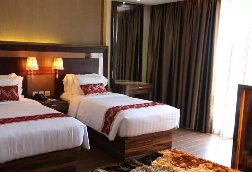 اتاق لوکس با چشمانداز باغ, The Belagri Hotel And Convention