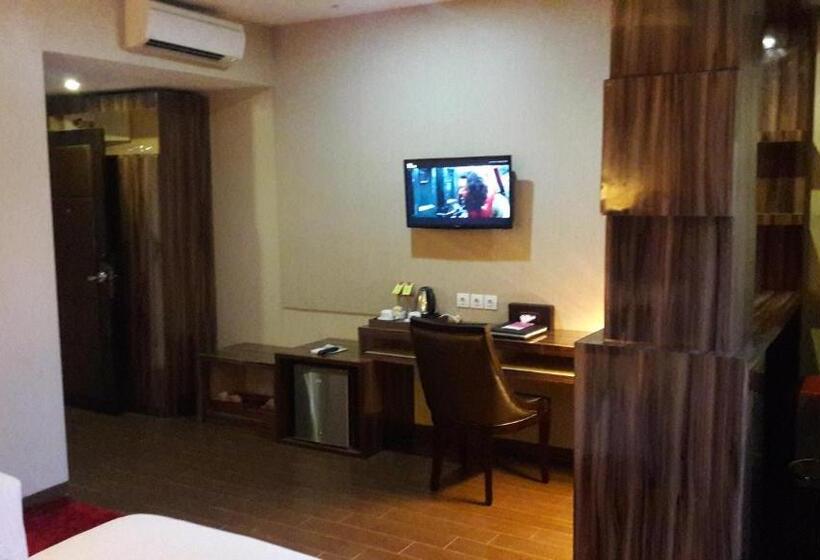 Номер Deluxe Вид на Сад, The Belagri Hotel And Convention
