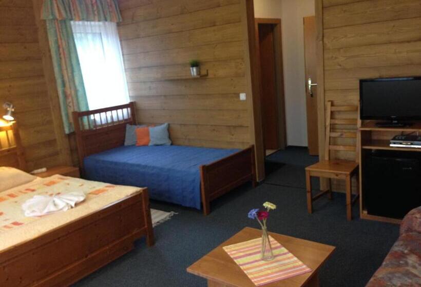 חדר סטנדרט לשלושה, Pension And Apartments Monika