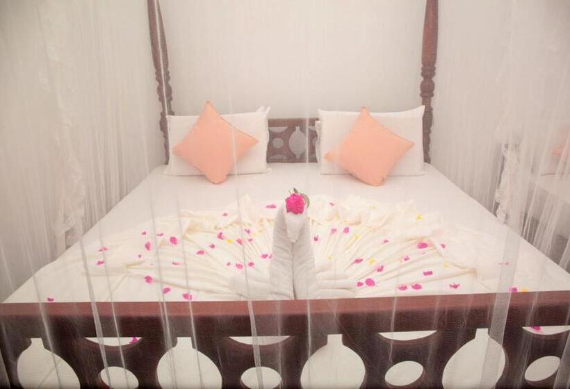 豪华三人间, Pearl Mirissa