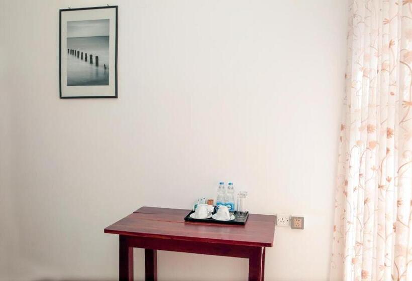 豪华三人间, Pearl Mirissa