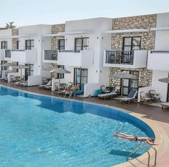سوییت سوپریور, Costa Lindia Blue Star   Adults Only