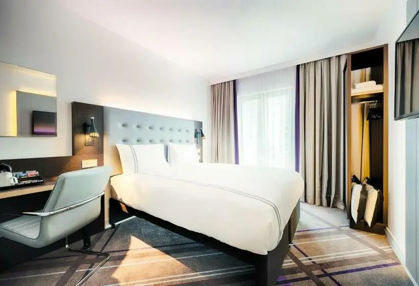 Standard-huone, Premier Inn Wiesbaden City Centre