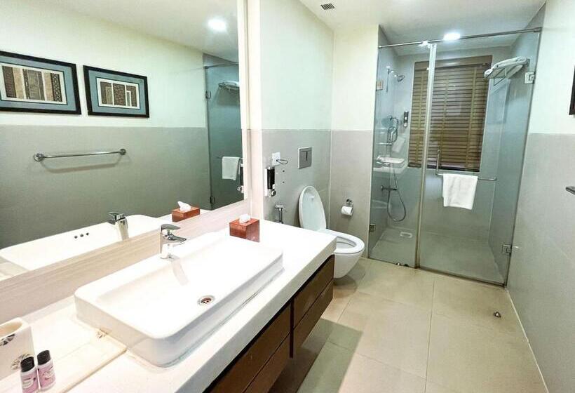 标准间内部标间, Acron Waterfront Resort