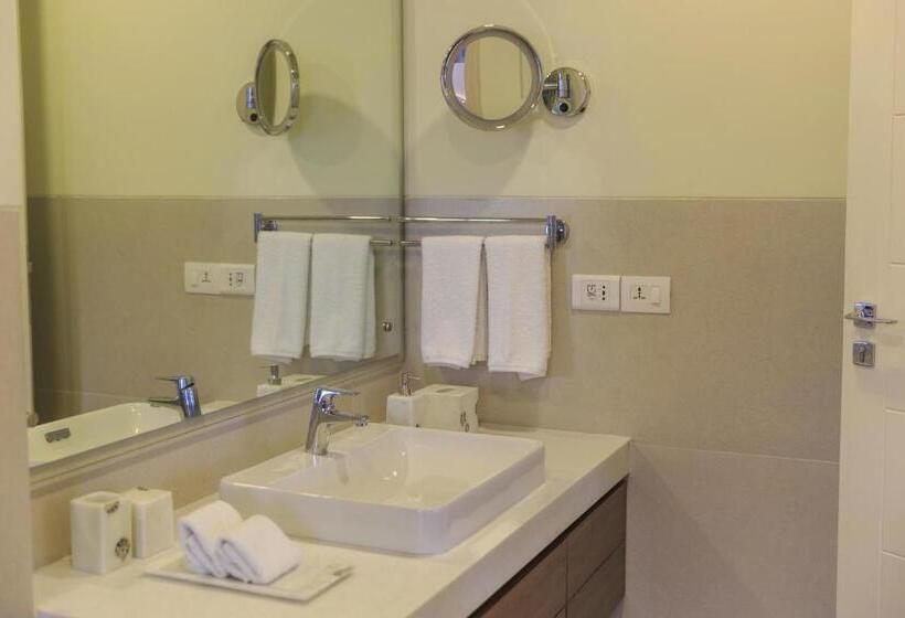 חדר סטנדרט פנימי, Acron Waterfront Resort