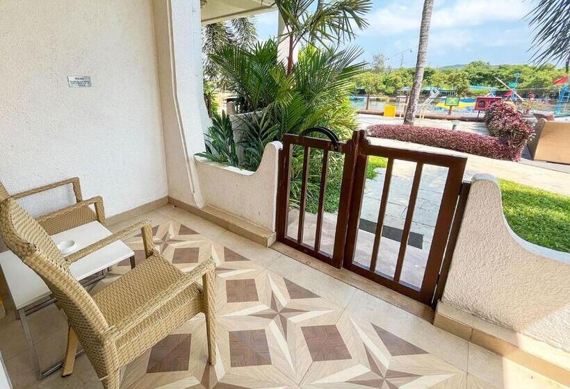 标准间, Acron Waterfront Resort