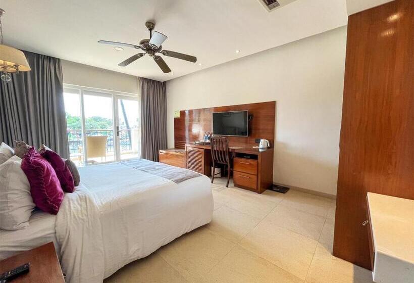 标准间, Acron Waterfront Resort