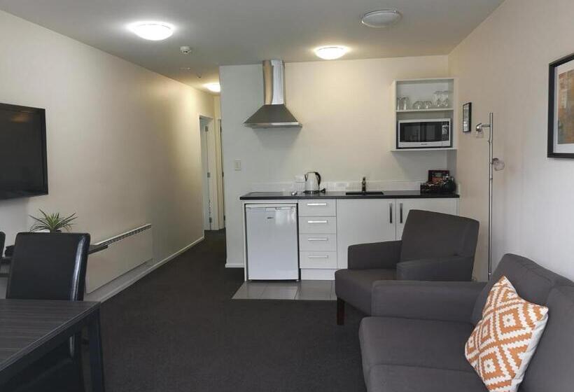 شقة غرفتين, Airport Palms Motel