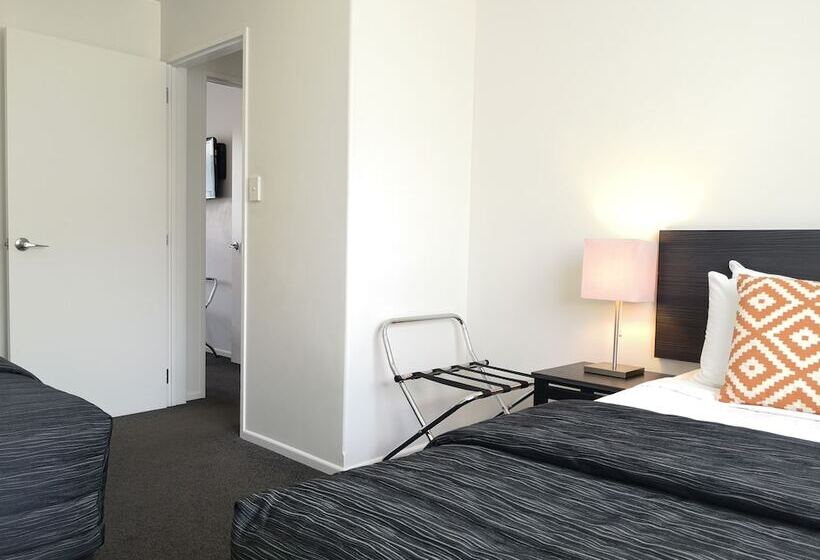 شقة غرفتين, Airport Palms Motel