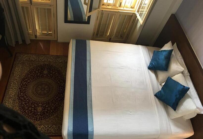 高级大房间, Spices