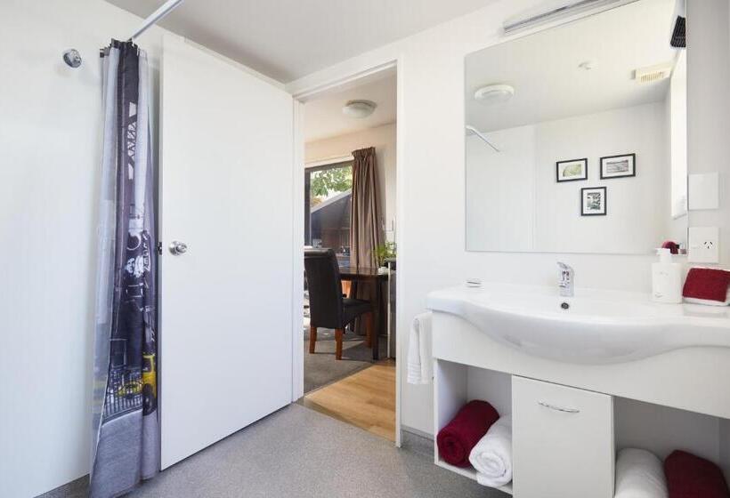 סוויטה עם ג'קוזי, Blenheim Palms Motel