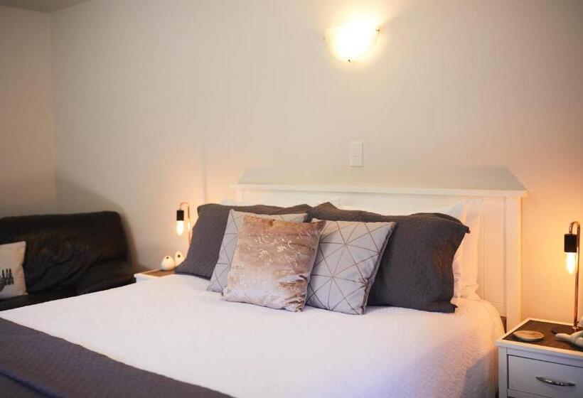 סוויטה עם ג'קוזי, Blenheim Palms Motel