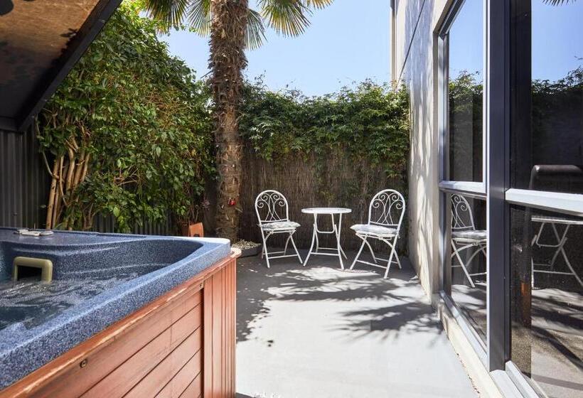 סוויטה עם ג'קוזי, Blenheim Palms Motel