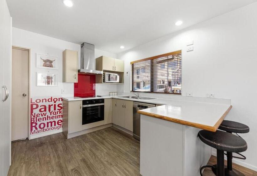 דירת חדר, Blenheim Palms Motel