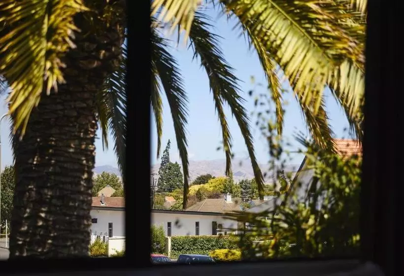 スタンダードスタジオ, Blenheim Palms Motel