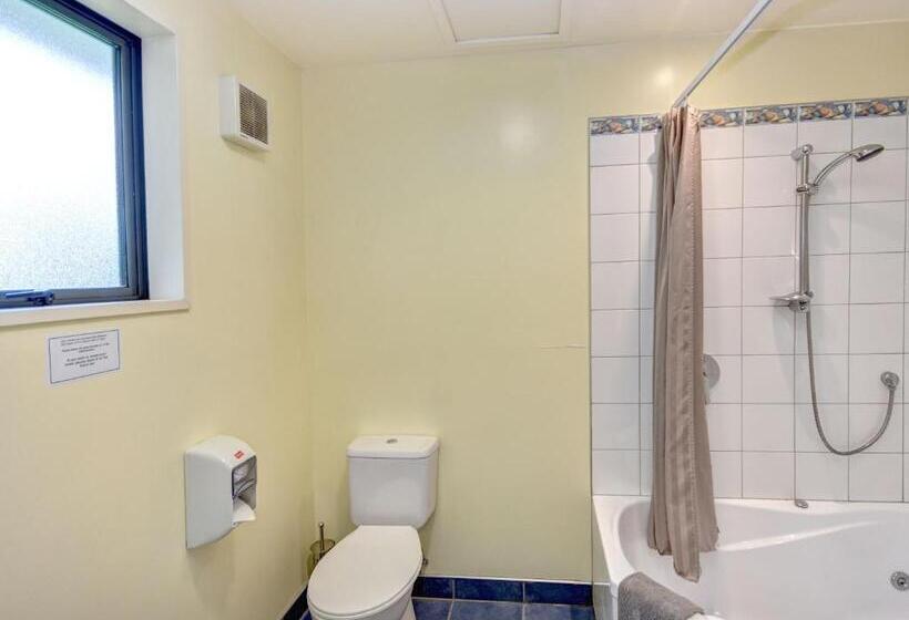 סטודיו אקזקיוטיב, Bonnie Knights Motel Mosgiel